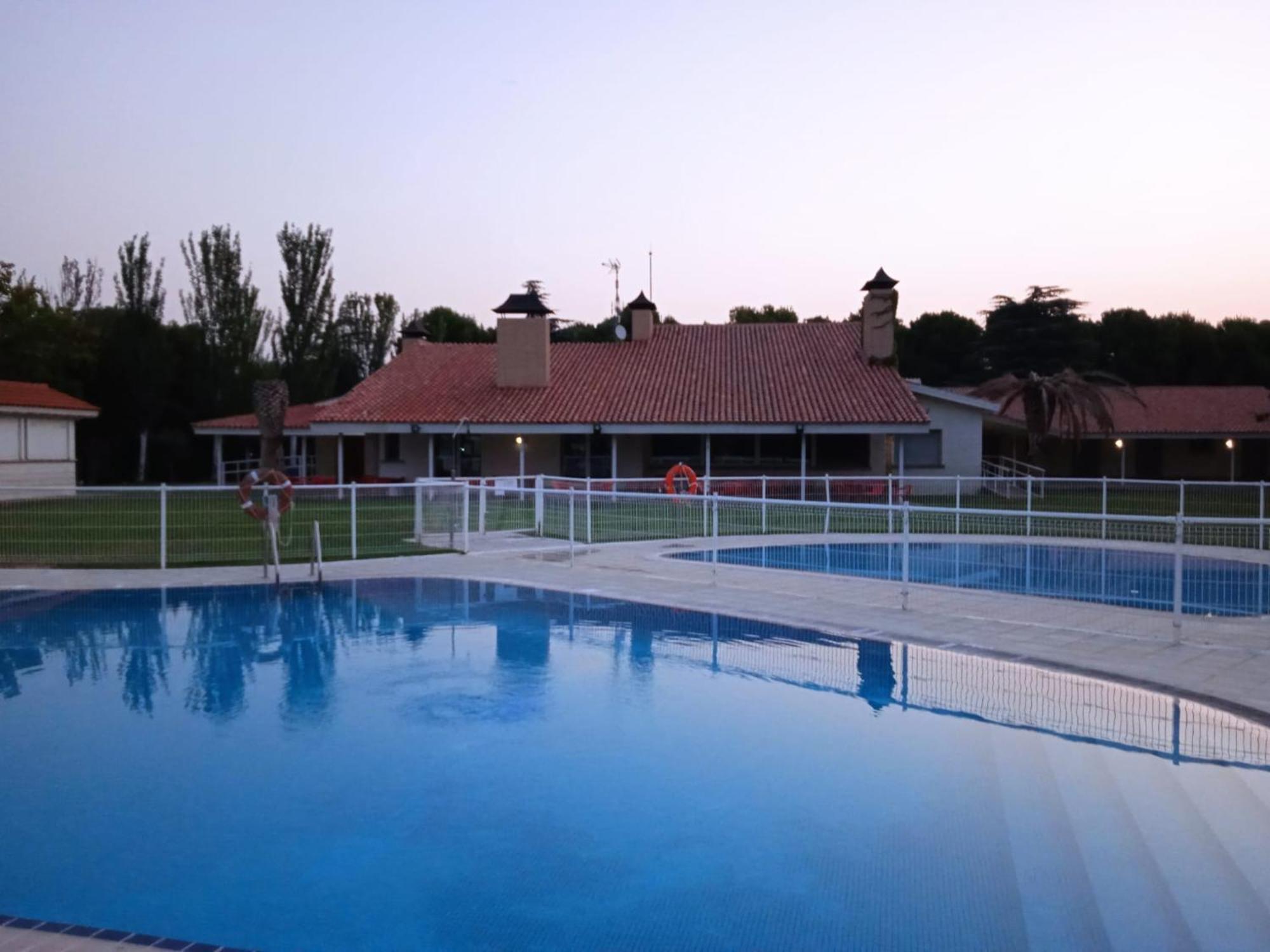 Albergue Zaragoza Camping Exterior foto