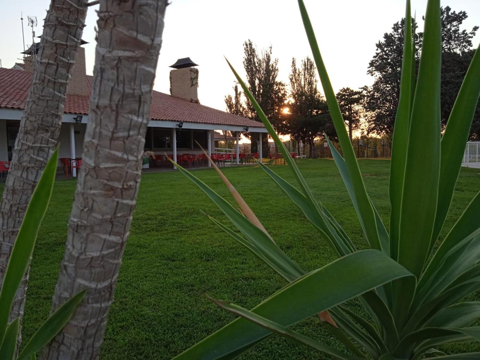 Albergue Zaragoza Camping Exterior foto